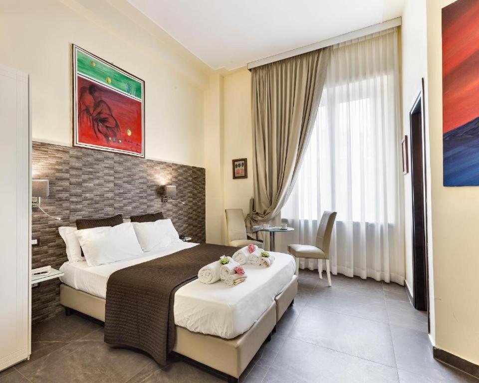 Boutique Hotel Piazza Carita 나폴리 외부 사진