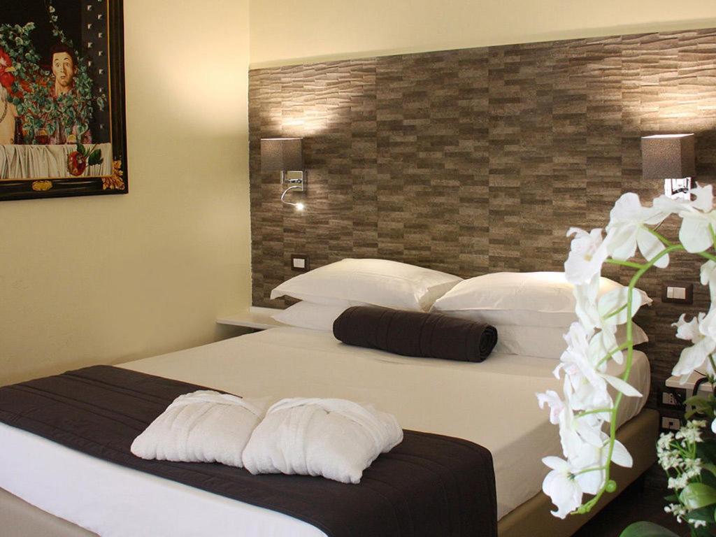 Boutique Hotel Piazza Carita 나폴리 외부 사진
