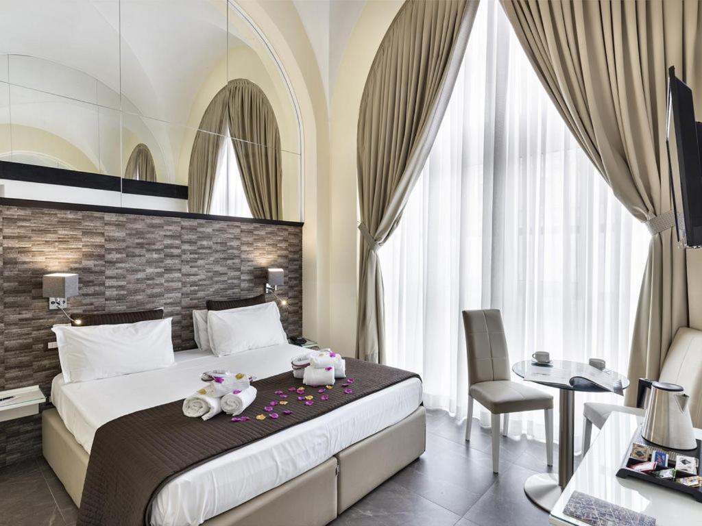 Boutique Hotel Piazza Carita 나폴리 외부 사진