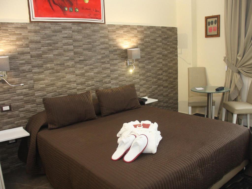 Boutique Hotel Piazza Carita 나폴리 외부 사진